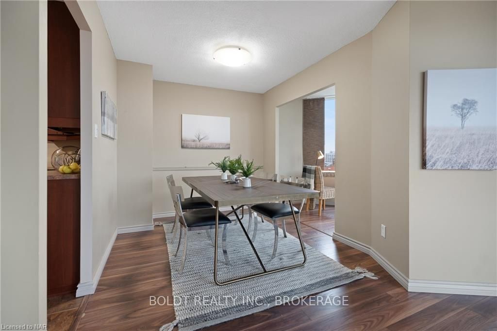 Photo 18 of Unit 911, 7 Gale Crescent, St. Catharines, E. Chester — HOMEH