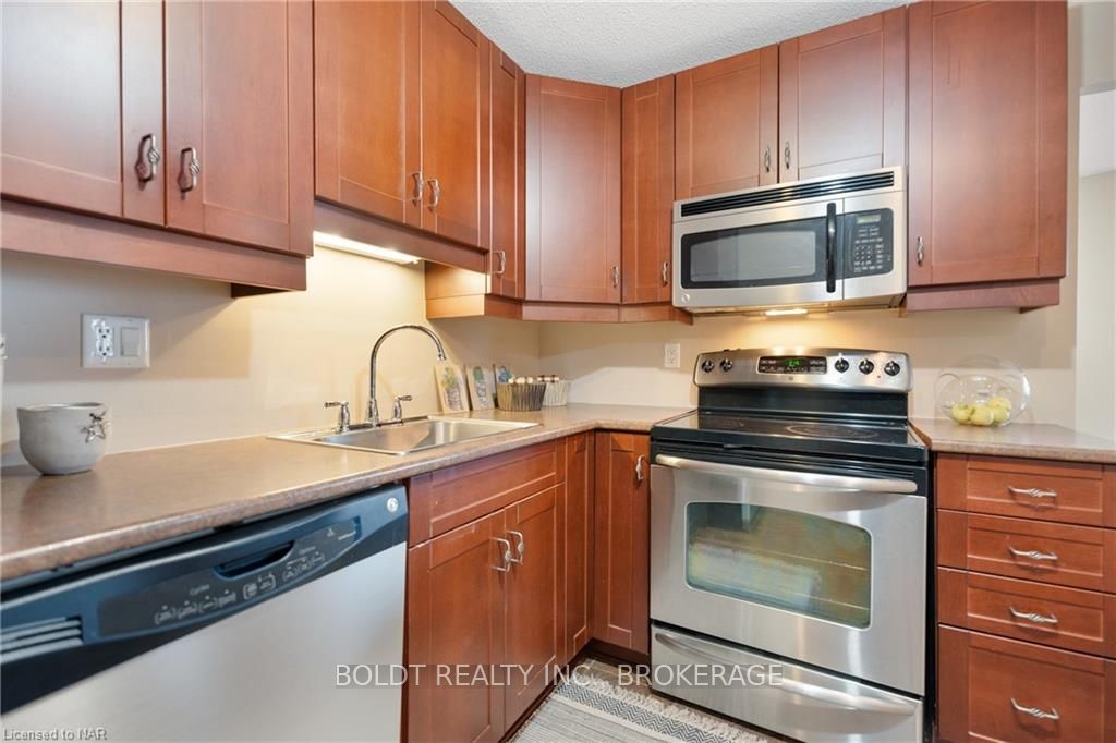 Photo 21 of Unit 911, 7 Gale Crescent, St. Catharines, E. Chester — HOMEH