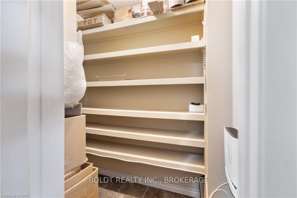Photo 23 of Unit 911, 7 Gale Crescent, St. Catharines, E. Chester — HOMEH