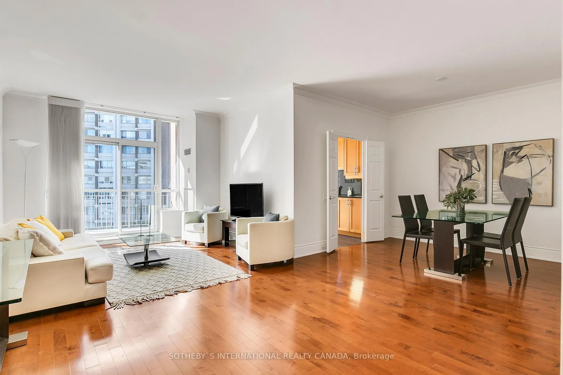 Photo 5 of Unit 903, 55 Delisle Avenue, Toronto, Yonge-St. Clair — HOMEH