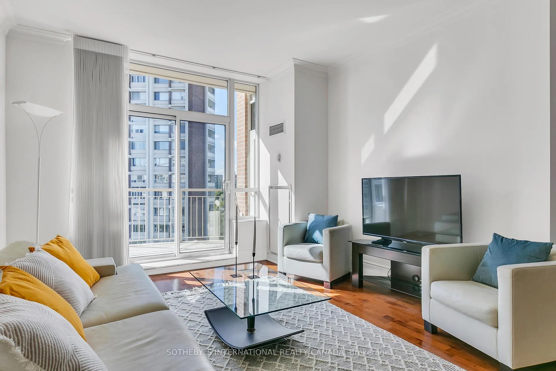 Photo 7 of Unit 903, 55 Delisle Avenue, Toronto, Yonge-St. Clair — HOMEH