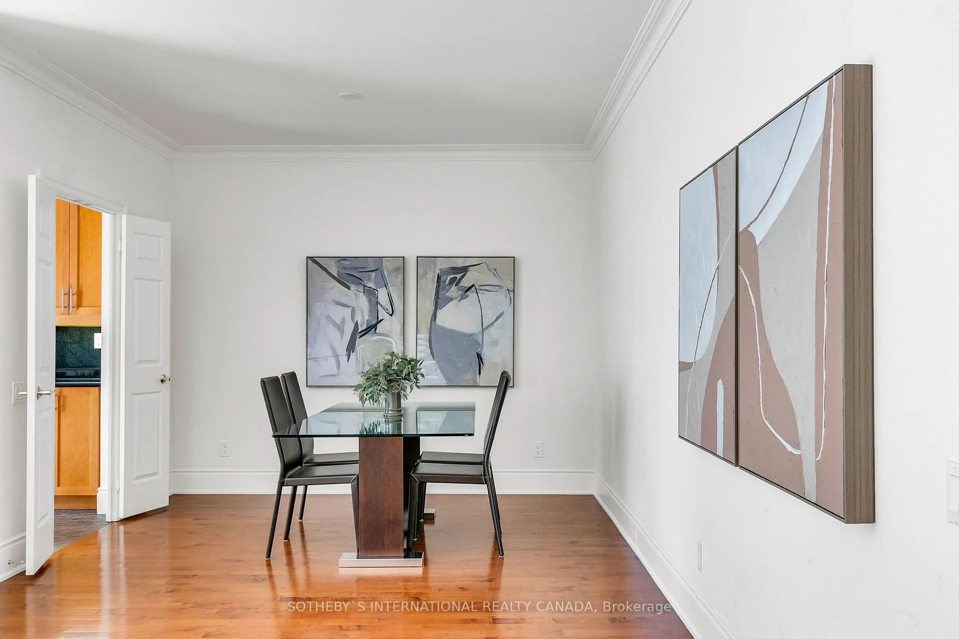 Photo 10 of Unit 903, 55 Delisle Avenue, Toronto, Yonge-St. Clair — HOMEH