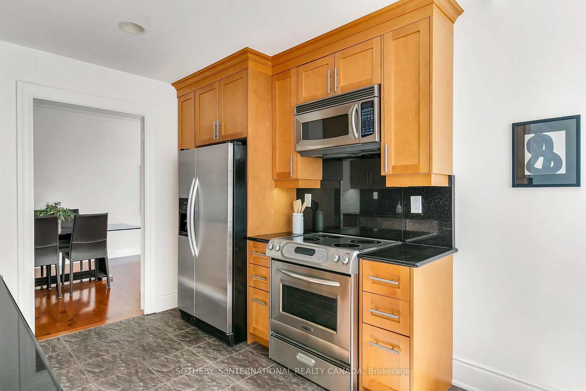 Photo 14 of Unit 903, 55 Delisle Avenue, Toronto, Yonge-St. Clair — HOMEH