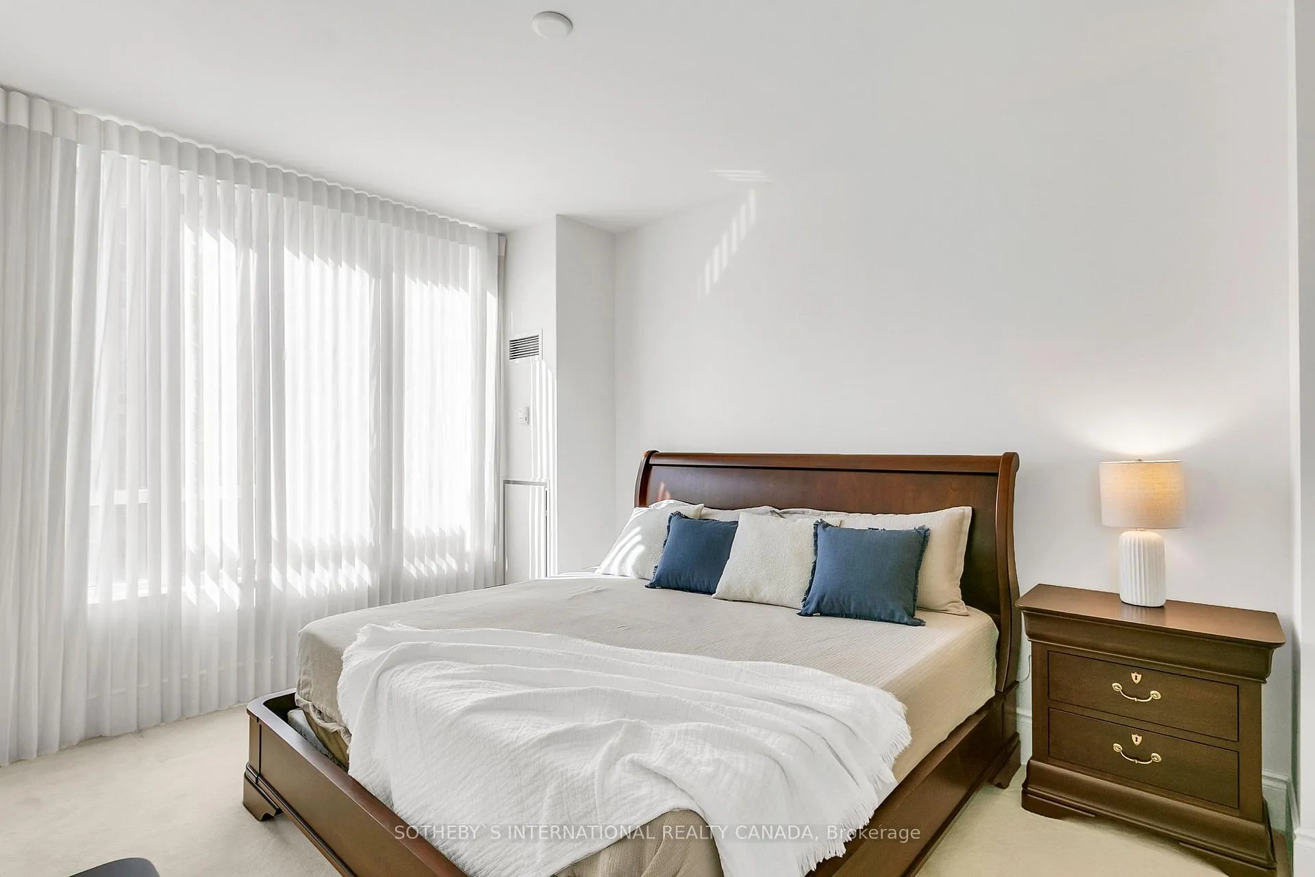Photo 20 of Unit 903, 55 Delisle Avenue, Toronto, Yonge-St. Clair — HOMEH
