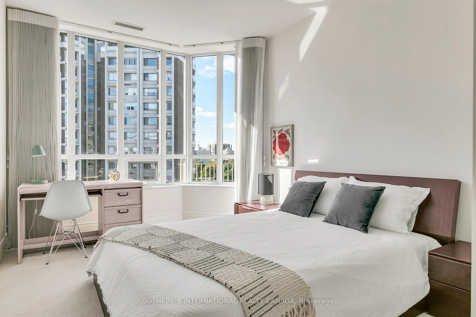 Photo 23 of Unit 903, 55 Delisle Avenue, Toronto, Yonge-St. Clair — HOMEH