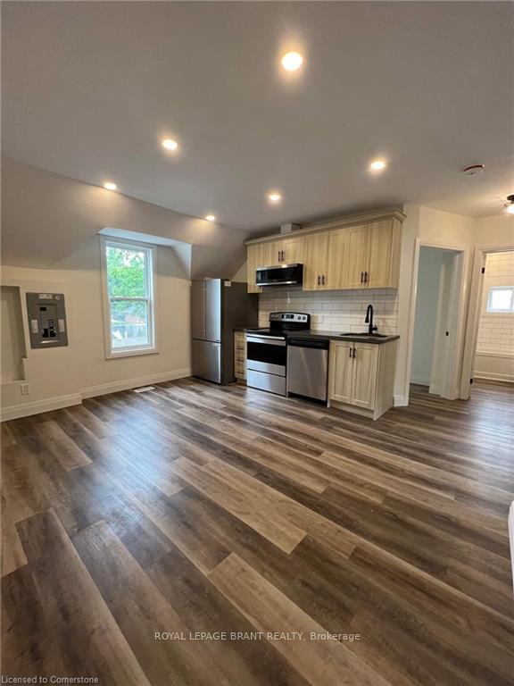 Photo 3 of Unit Unit 2, 55 Eagle Avenue, Brantford — HOMEH