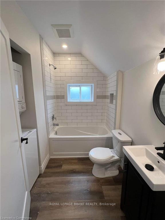Photo 2 of Unit Unit 2, 55 Eagle Avenue, Brantford — HOMEH
