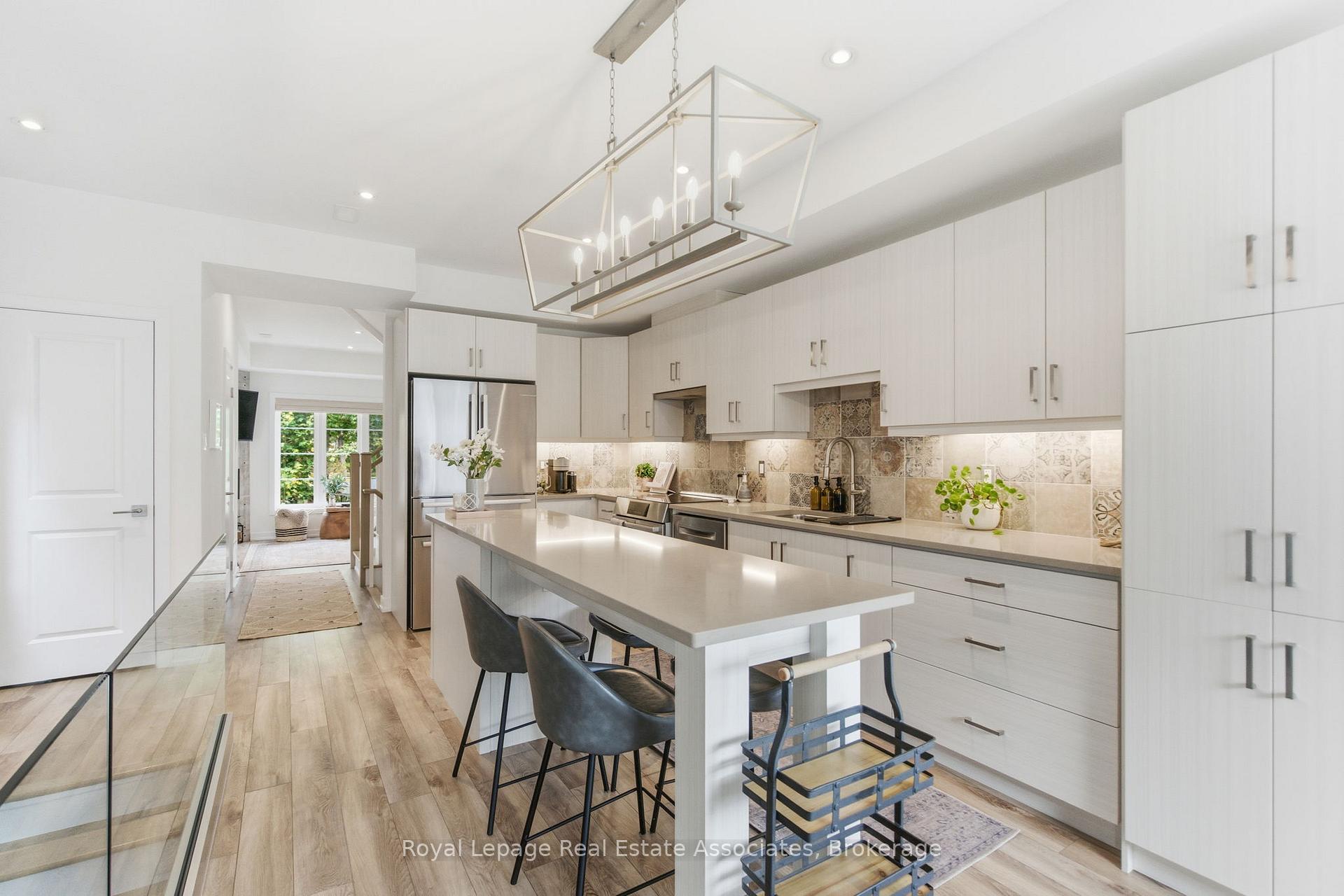 Photo 1 of Unit 7, 383 Dundas Street E, Hamilton, Waterdown — HOMEH