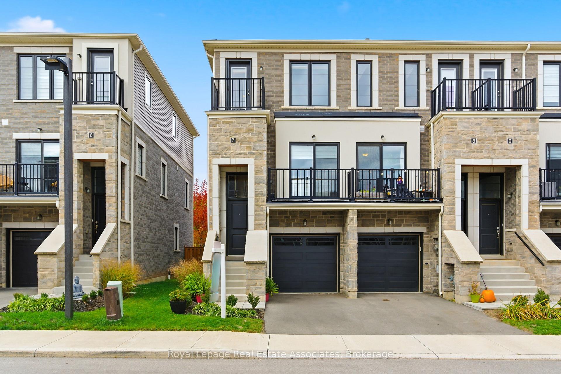 Photo 2 of Unit 7, 383 Dundas Street E, Hamilton, Waterdown — HOMEH