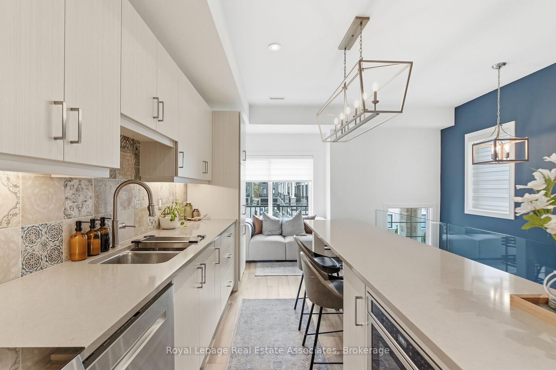 Photo 6 of Unit 7, 383 Dundas Street E, Hamilton, Waterdown — HOMEH