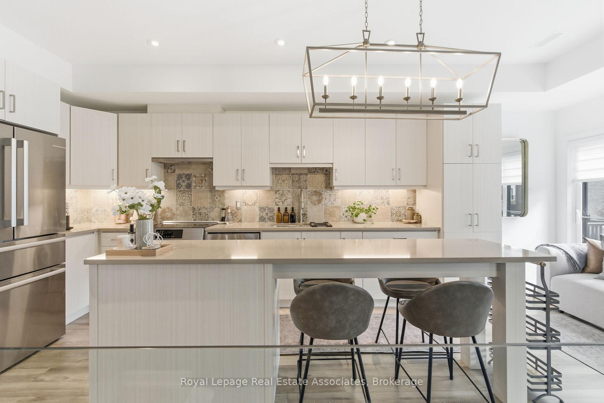 Photo 10 of Unit 7, 383 Dundas Street E, Hamilton, Waterdown — HOMEH