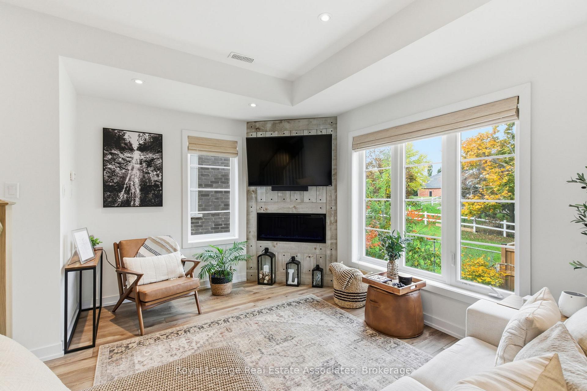 Photo 12 of Unit 7, 383 Dundas Street E, Hamilton, Waterdown — HOMEH