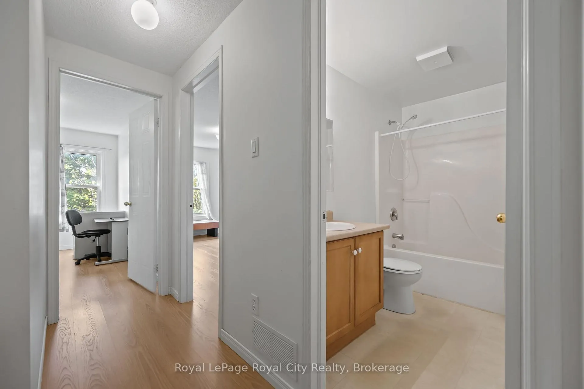 Photo 12 of Unit 29, 66 Rodgers Road, Guelph, Kortright West — HOMEH
