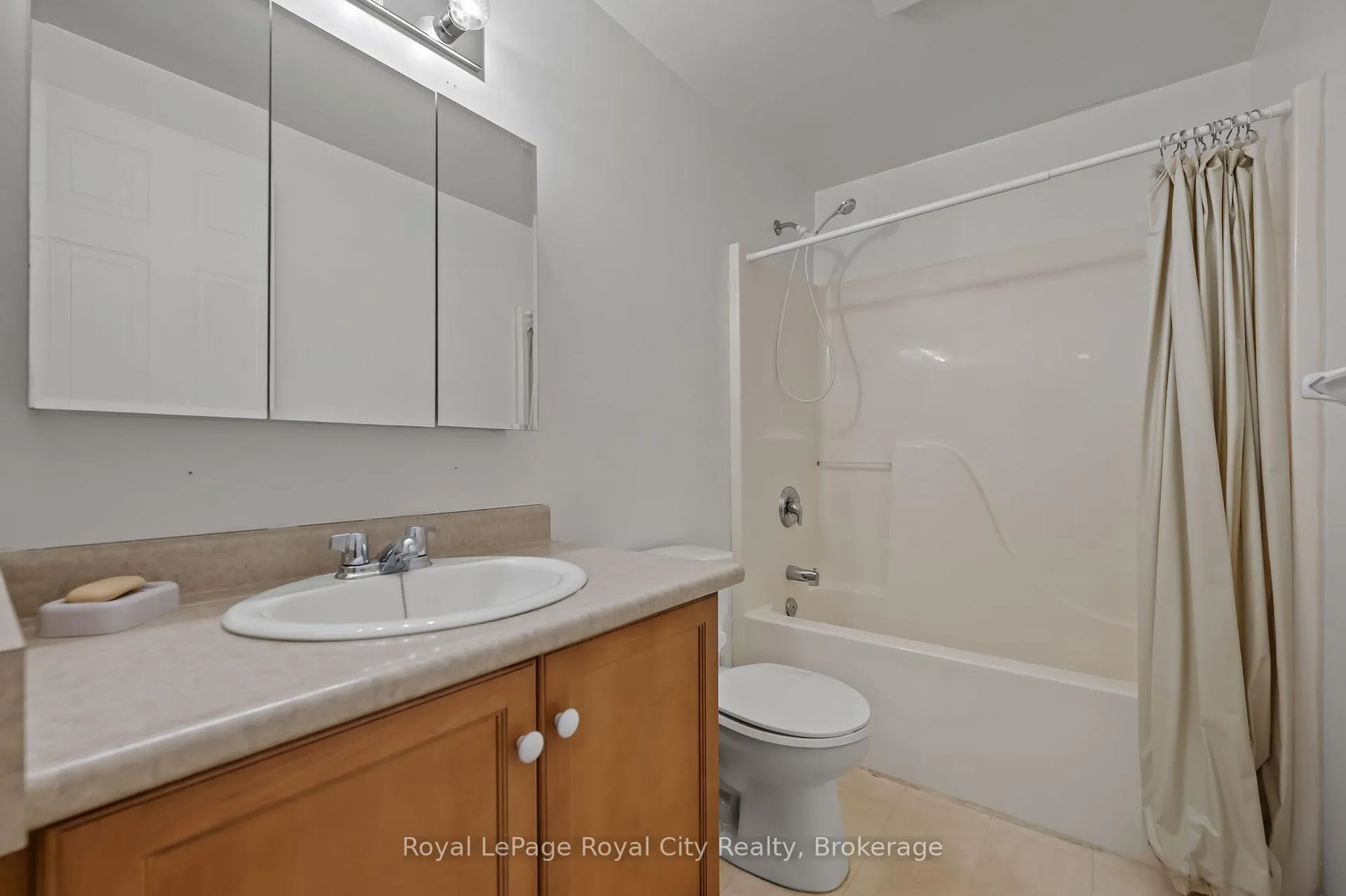 Photo 19 of Unit 29, 66 Rodgers Road, Guelph, Kortright West — HOMEH