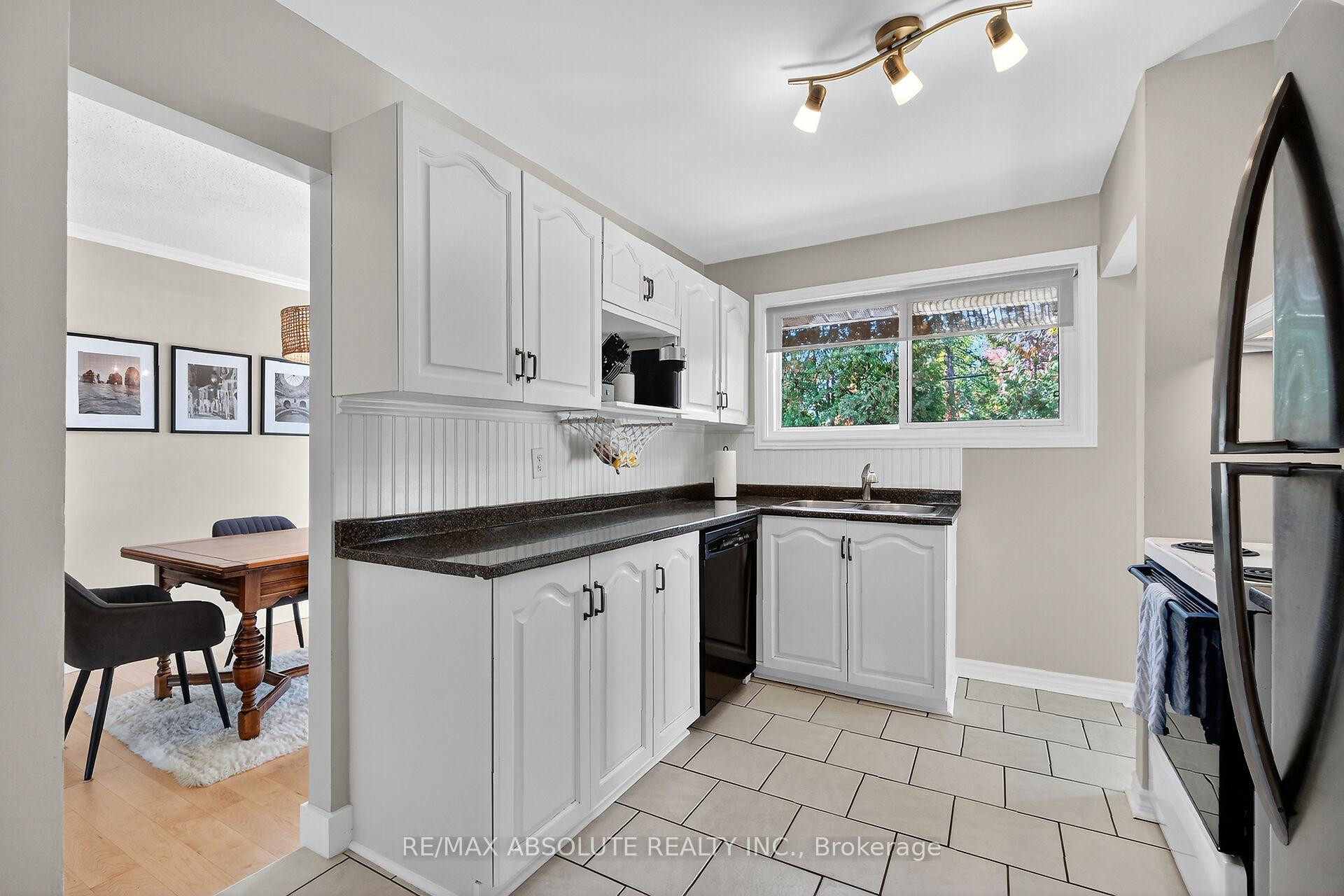 Photo 6 of 2186 Tawney Road, Ottawa, Hawthorne Meadows — HOMEH