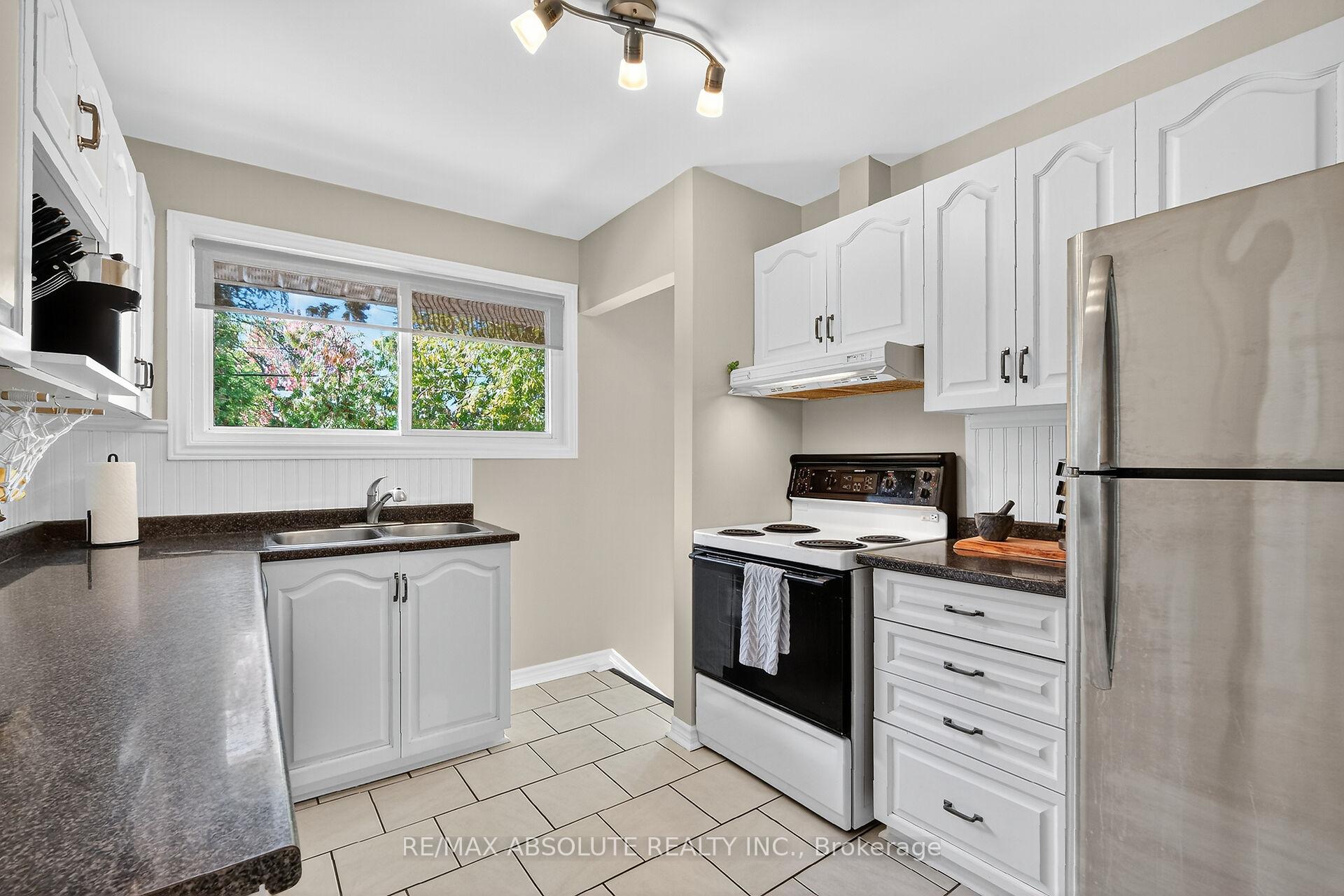 Photo 7 of 2186 Tawney Road, Ottawa, Hawthorne Meadows — HOMEH