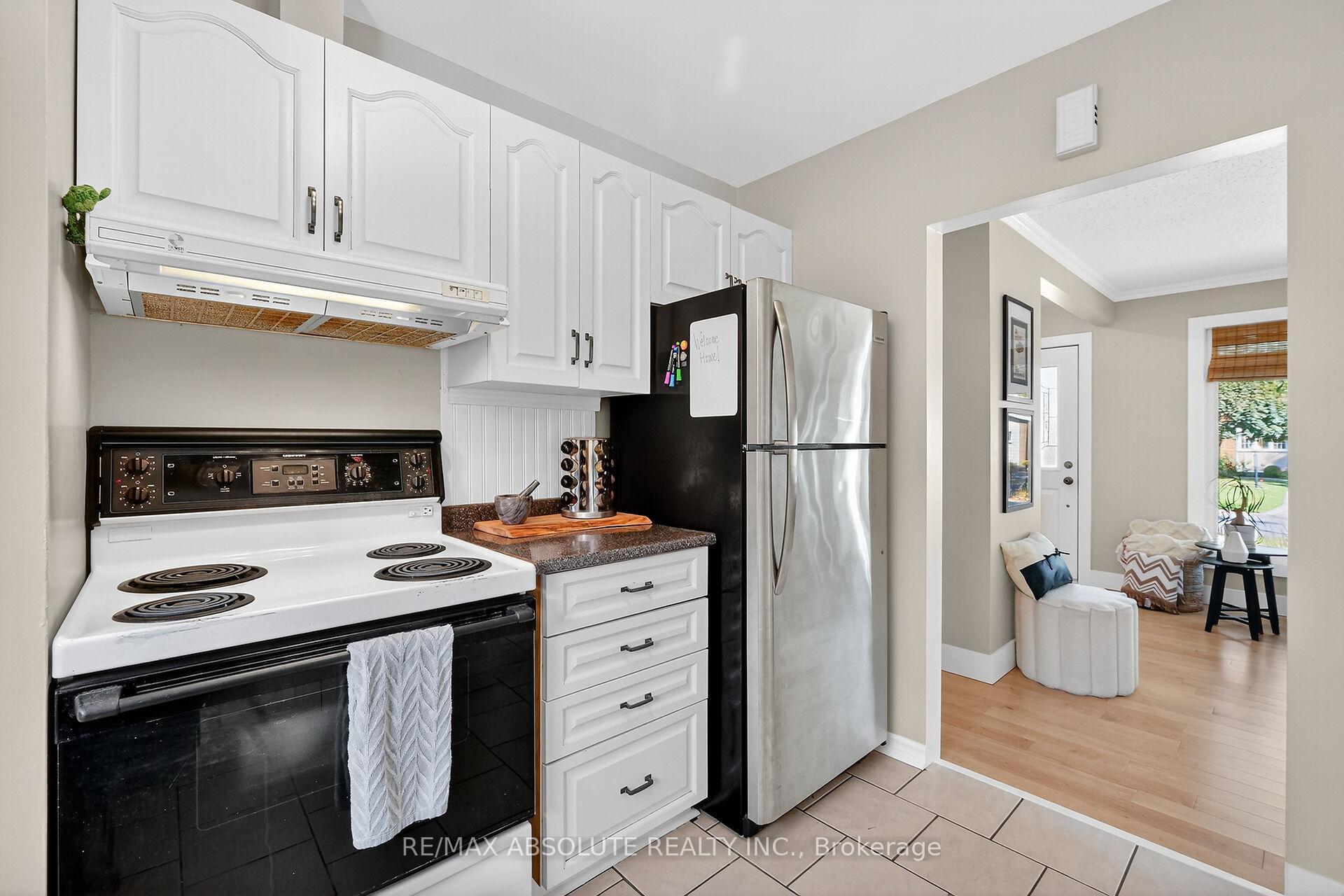 Photo 9 of 2186 Tawney Road, Ottawa, Hawthorne Meadows — HOMEH