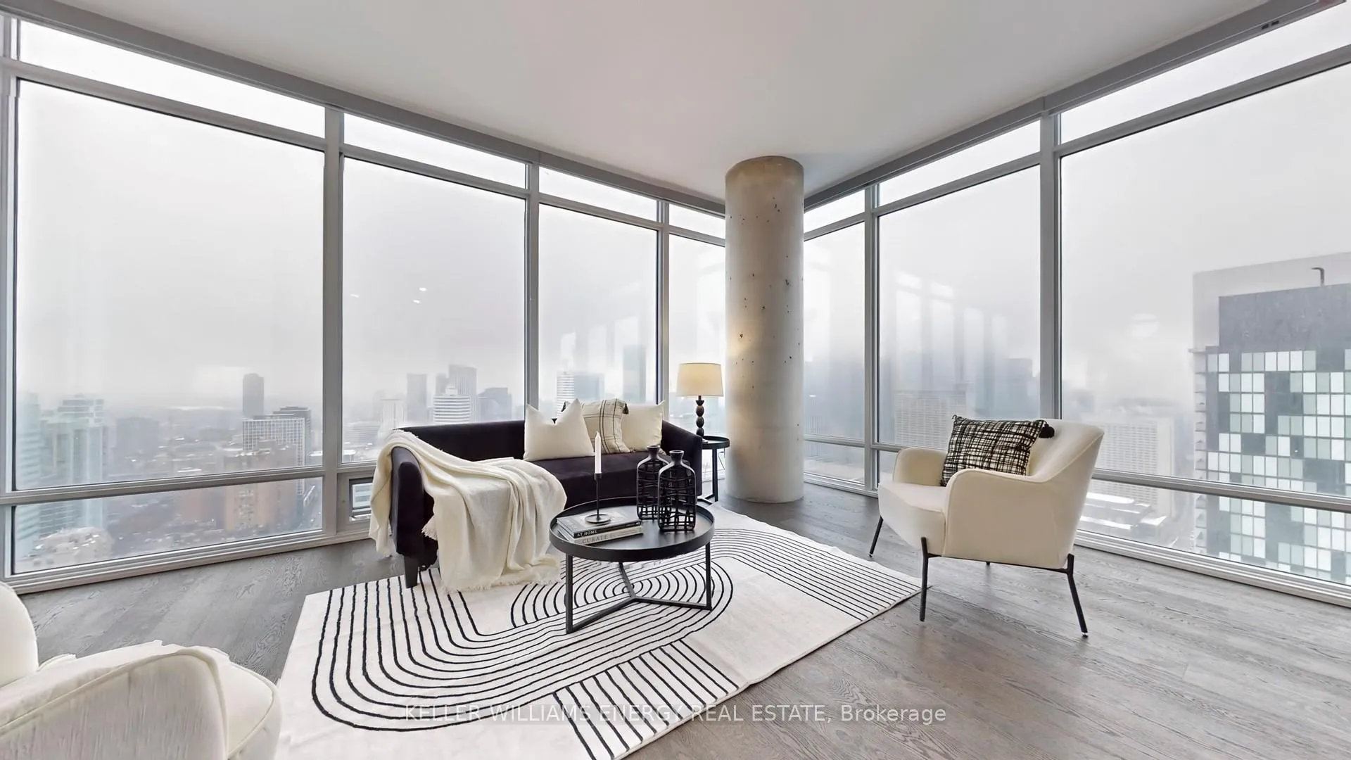 Photo 2 of Unit 3307, 488 University Avenue, Toronto, University — HOMEH