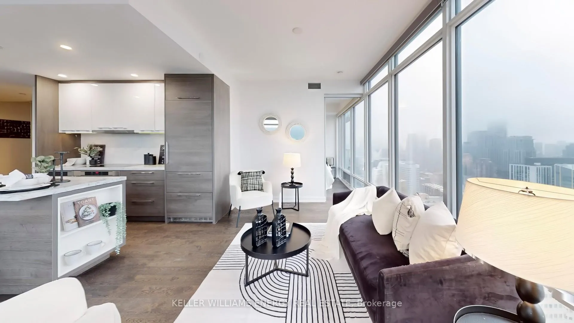 Photo 3 of Unit 3307, 488 University Avenue, Toronto, University — HOMEH