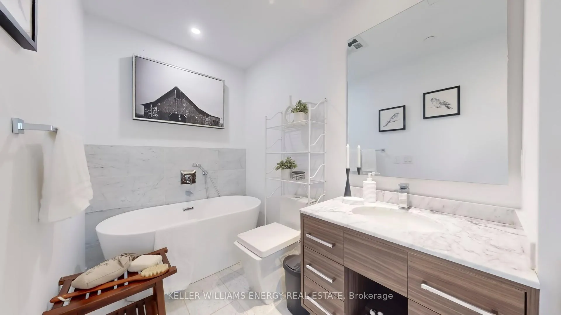 Photo 14 of Unit 3307, 488 University Avenue, Toronto, University — HOMEH