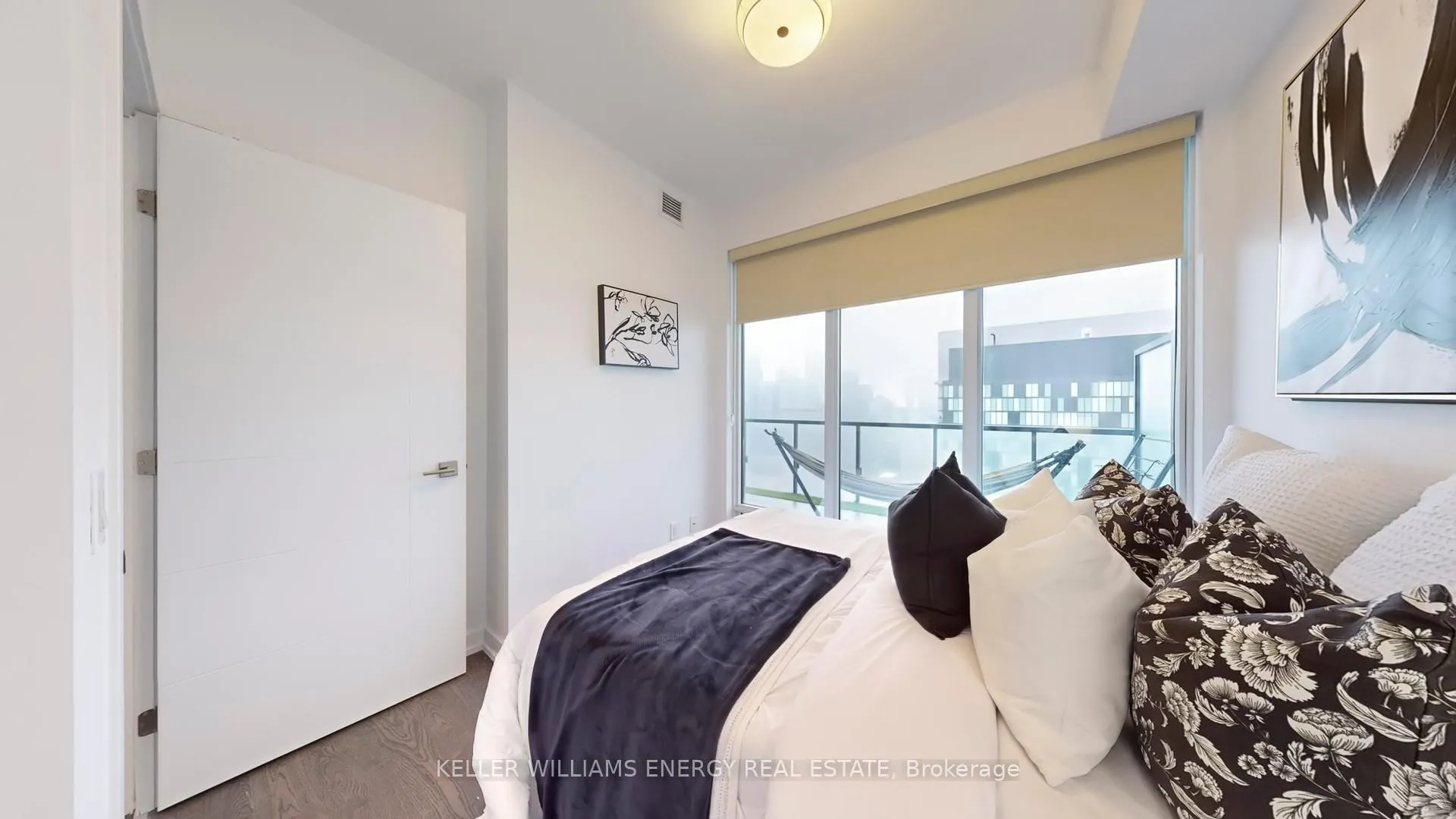 Photo 17 of Unit 3307, 488 University Avenue, Toronto, University — HOMEH