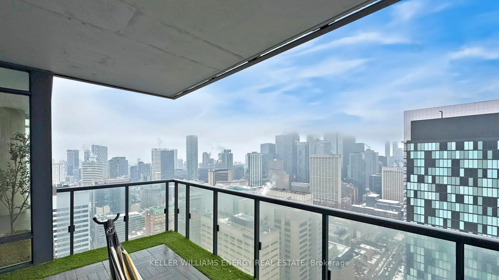 Photo 23 of Unit 3307, 488 University Avenue, Toronto, University — HOMEH
