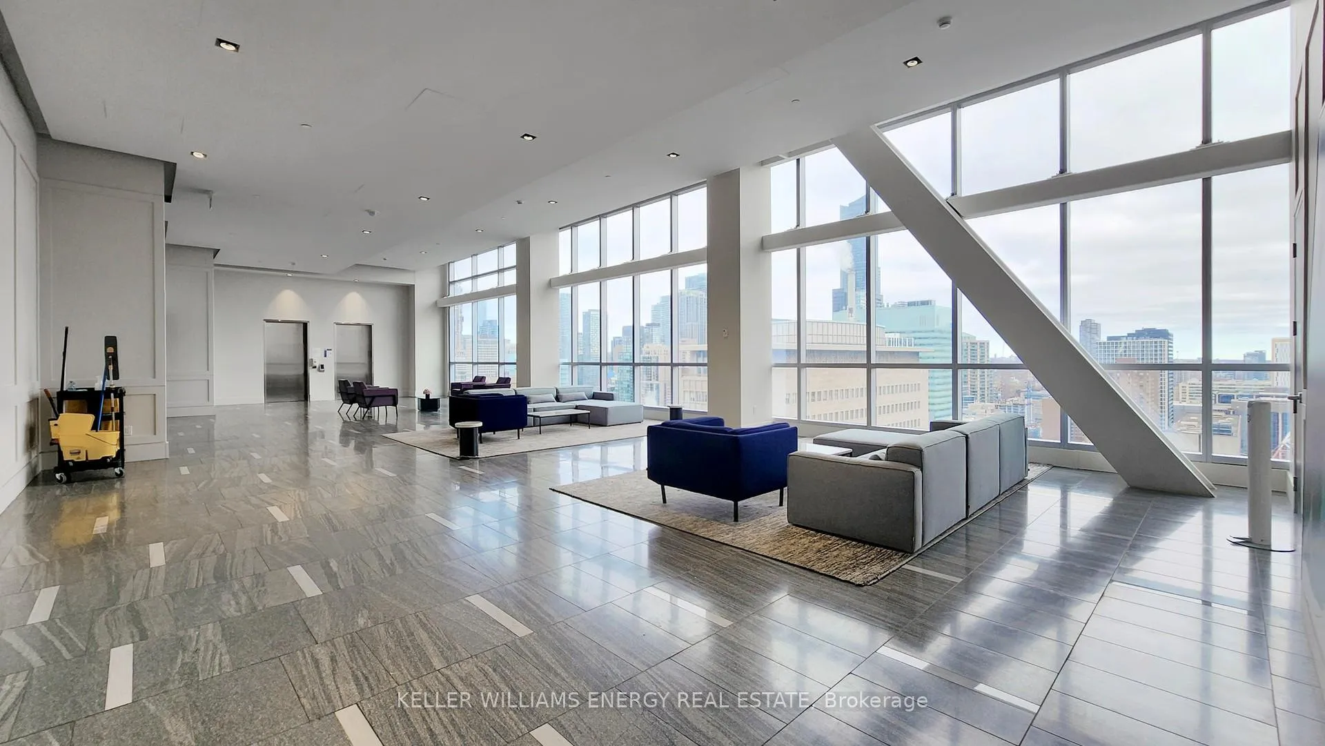 Photo 32 of Unit 3307, 488 University Avenue, Toronto, University — HOMEH