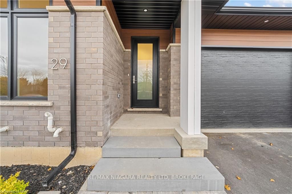 Photo 3 of Unit 3, 300 Richmond Street, Thorold, Confederation Heights — HOMEH