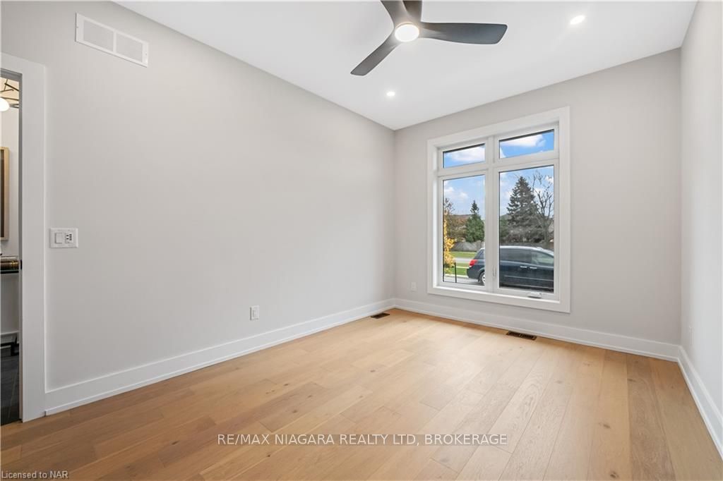 Photo 13 of Unit 3, 300 Richmond Street, Thorold, Confederation Heights — HOMEH