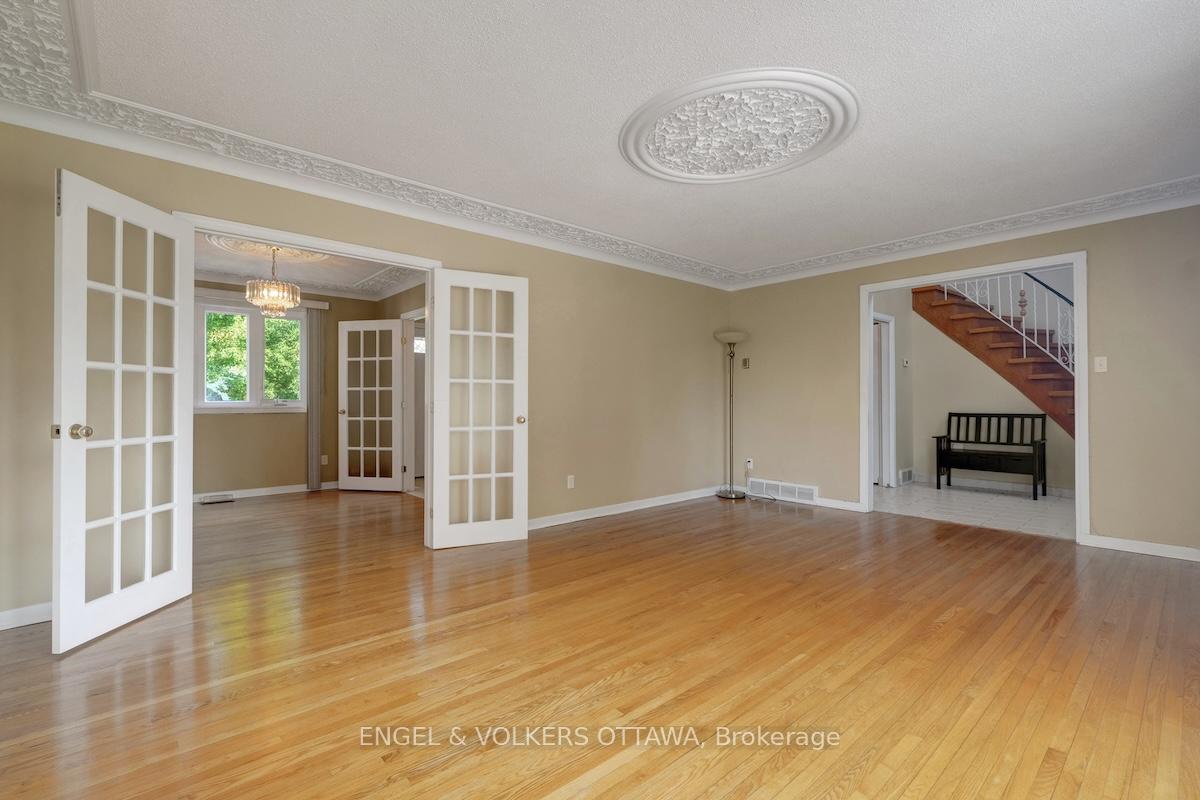 Photo 5 of 28A Ashburn Drive, Ottawa, Borden Farm/Stewart Farm/Carleton Heights/Parkwood Hills — HOMEH
