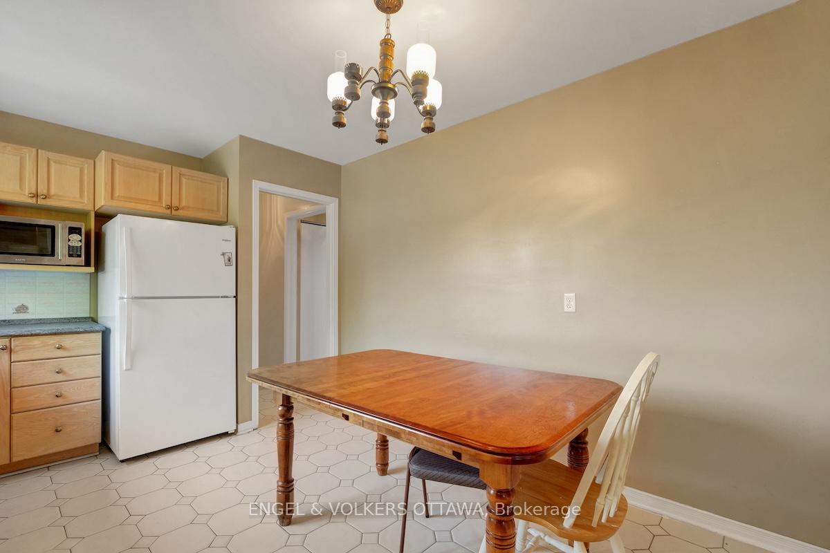 Photo 12 of 28A Ashburn Drive, Ottawa, Borden Farm/Stewart Farm/Carleton Heights/Parkwood Hills — HOMEH