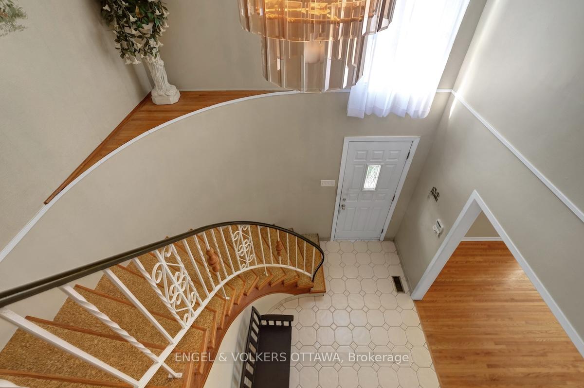 Photo 17 of 28A Ashburn Drive, Ottawa, Borden Farm/Stewart Farm/Carleton Heights/Parkwood Hills — HOMEH