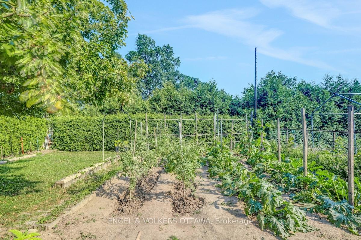 Photo 32 of 28A Ashburn Drive, Ottawa, Borden Farm/Stewart Farm/Carleton Heights/Parkwood Hills — HOMEH