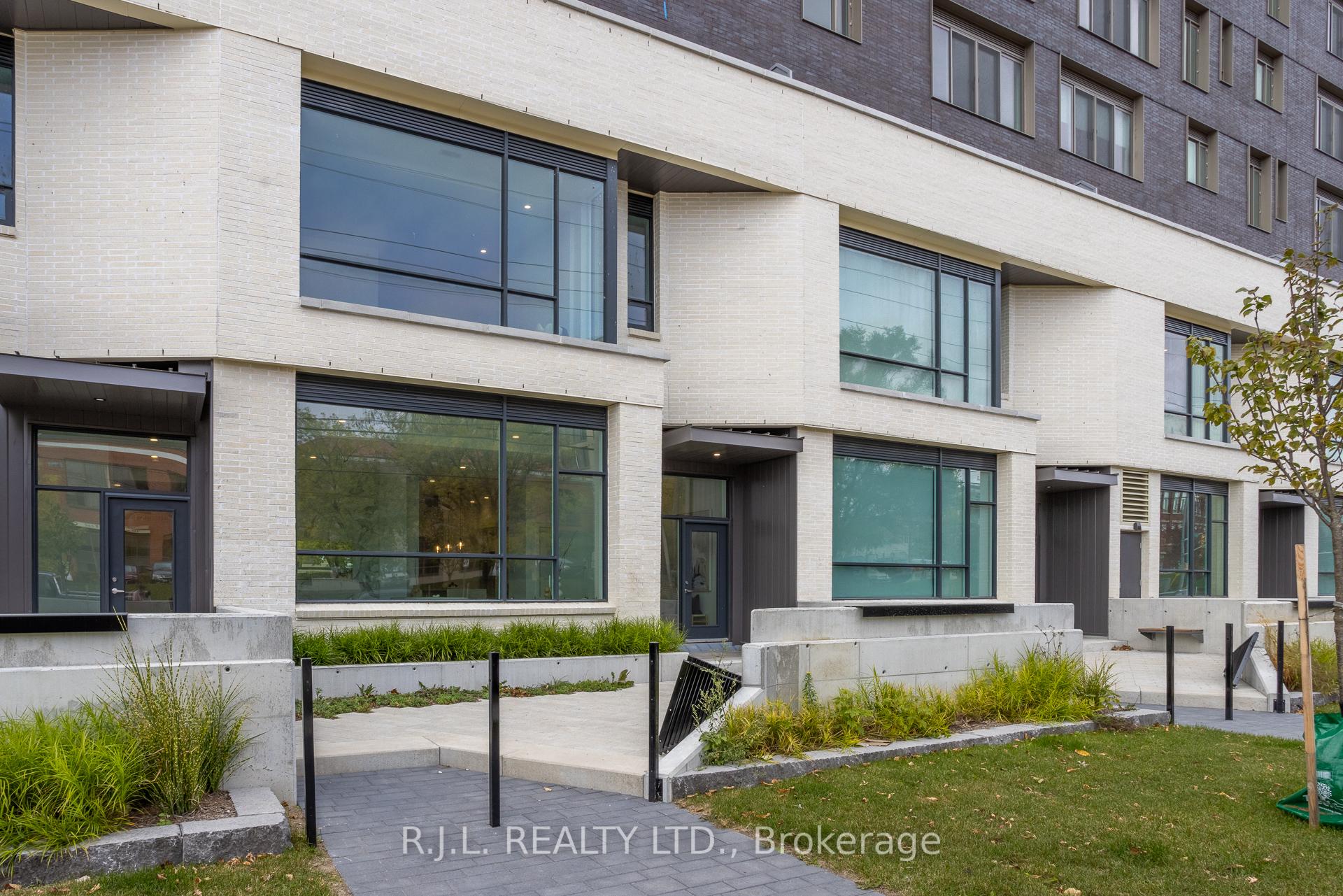 Front of Unit TH 105, 195 Hunter Street
