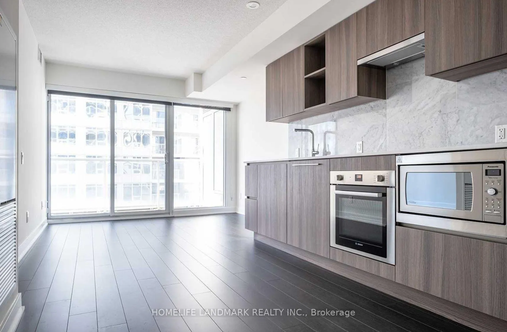 Photo 5 of Unit 3202, 19 Bathurst Street, Toronto, Waterfront Communities — HOMEH