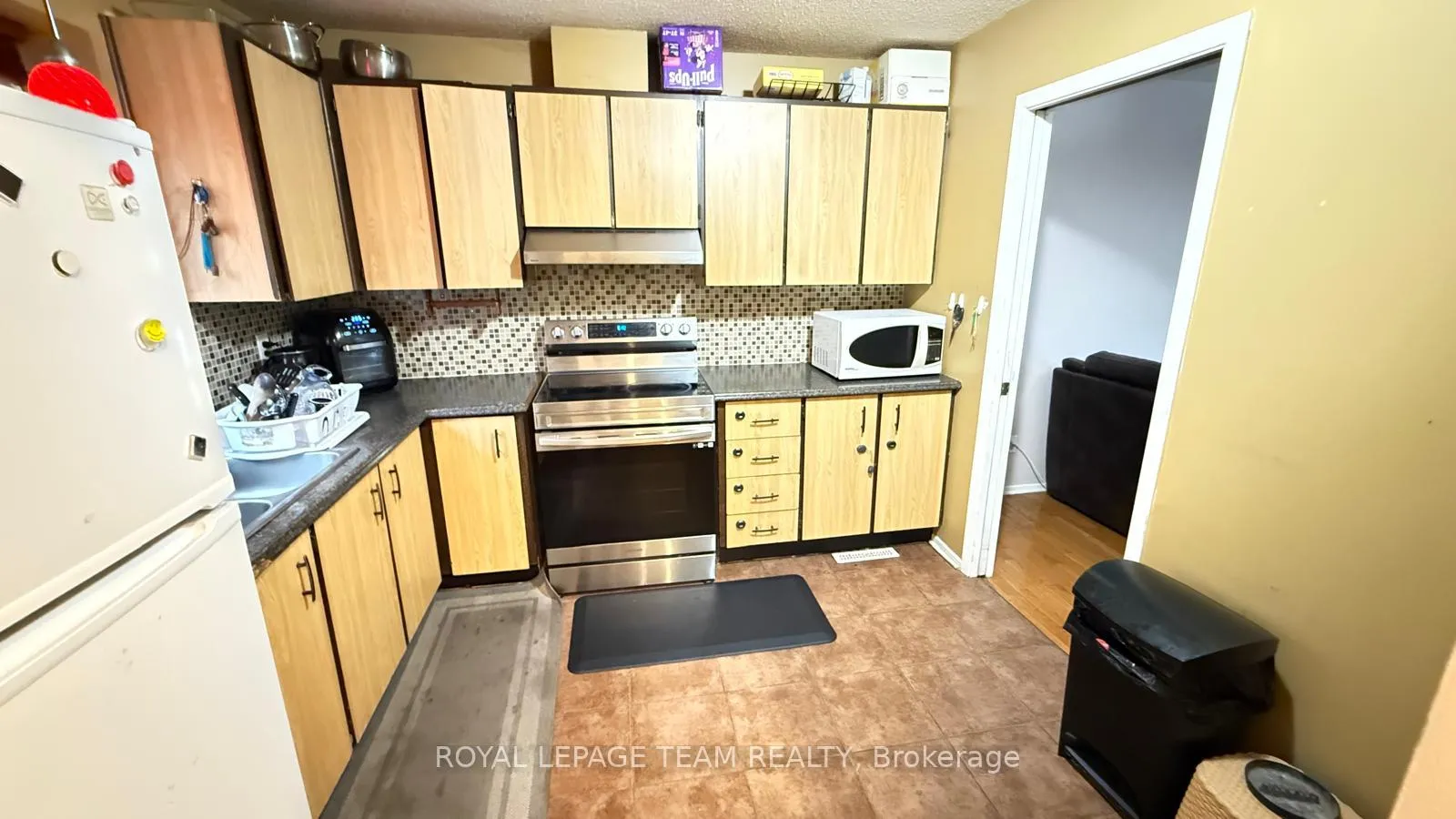 Photo 4 of 438D Moodie Drive, Ottawa, Westcliffe Estates — HOMEH