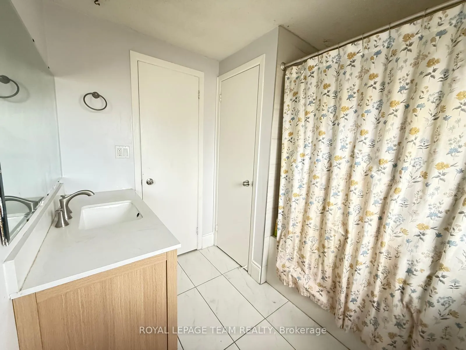 Photo 17 of 438D Moodie Drive, Ottawa, Westcliffe Estates — HOMEH
