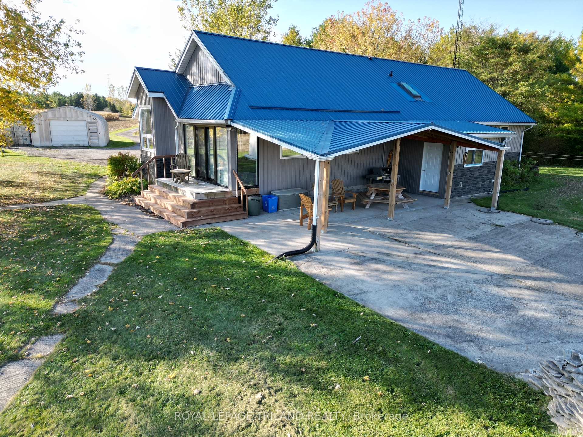 Photo 3 of 32896 Chalmers Line, Dutton/Dunwich, Iona — HOMEH