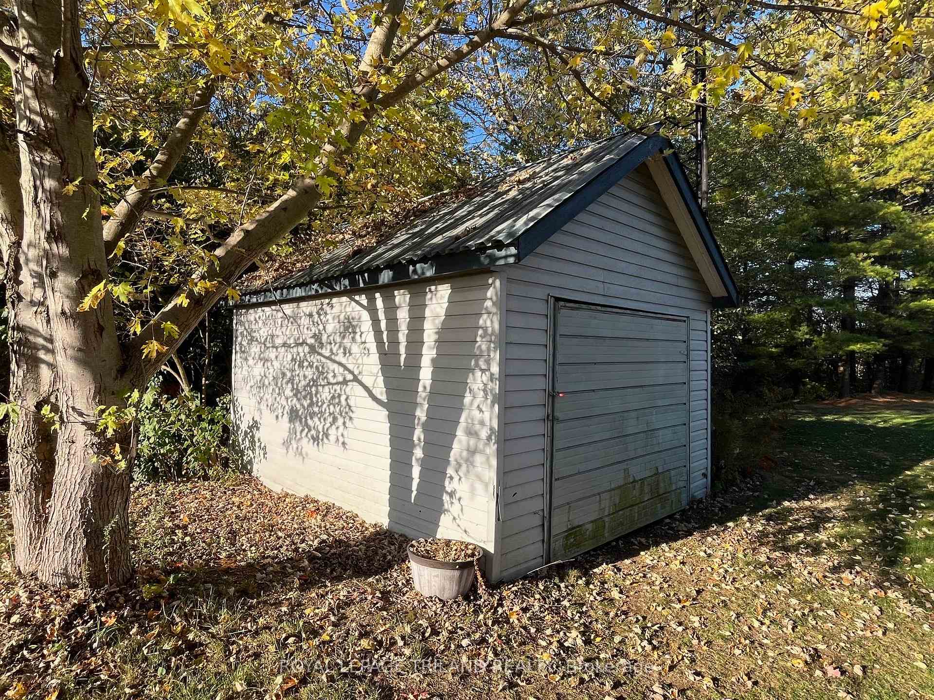 Photo 12 of 32896 Chalmers Line, Dutton/Dunwich, Iona — HOMEH