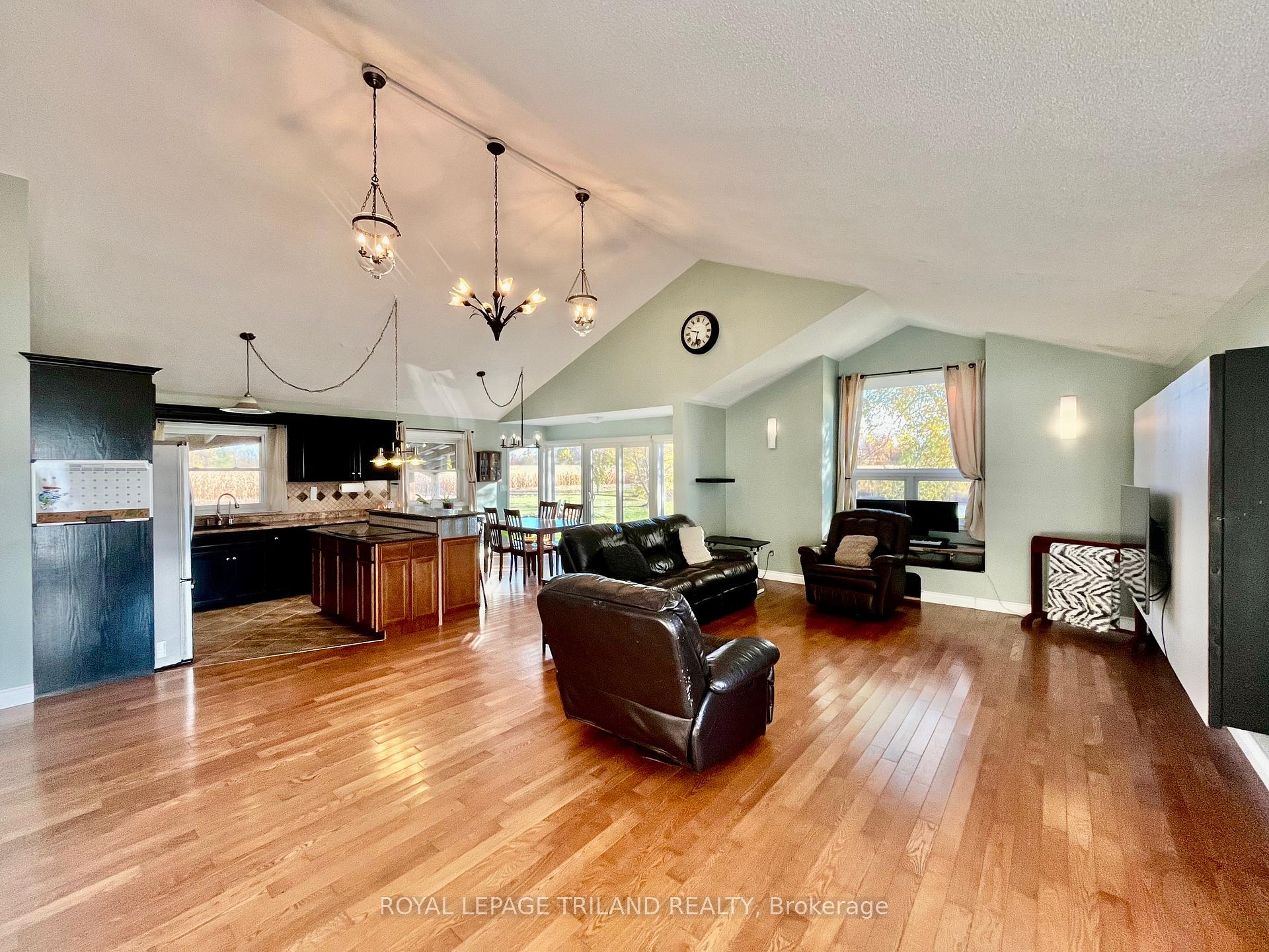 Photo 30 of 32896 Chalmers Line, Dutton/Dunwich, Iona — HOMEH
