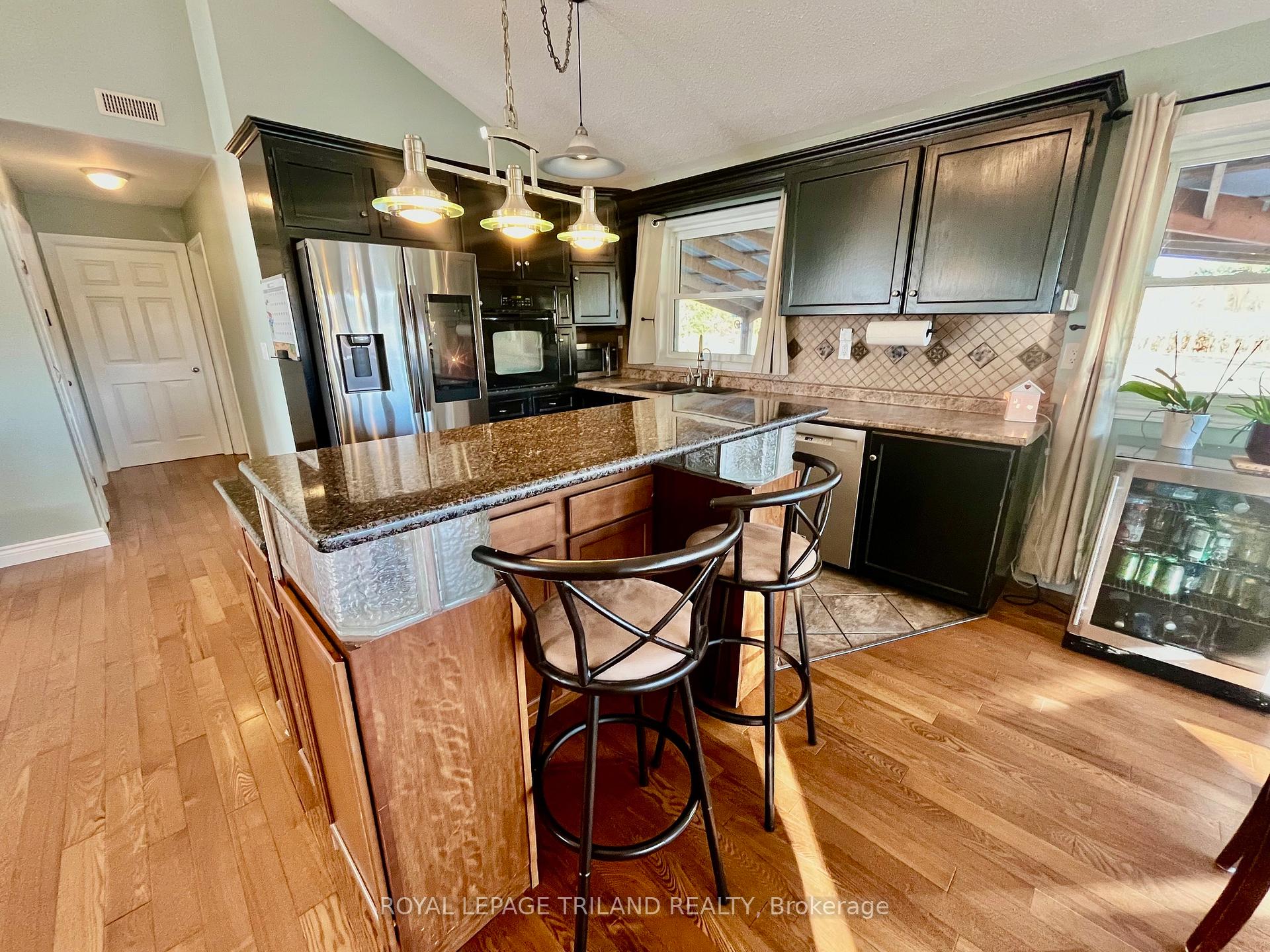 Photo 15 of 32896 Chalmers Line, Dutton/Dunwich, Iona — HOMEH