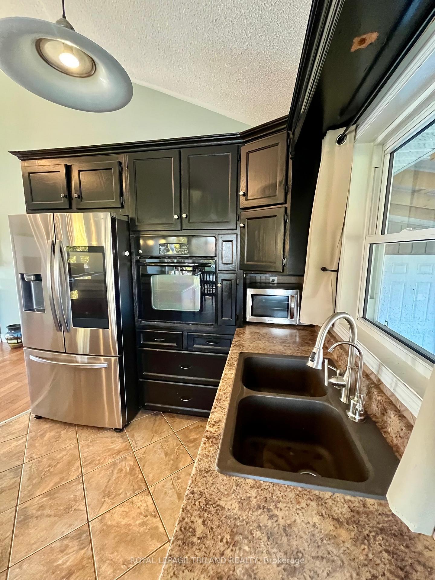 Photo 19 of 32896 Chalmers Line, Dutton/Dunwich, Iona — HOMEH