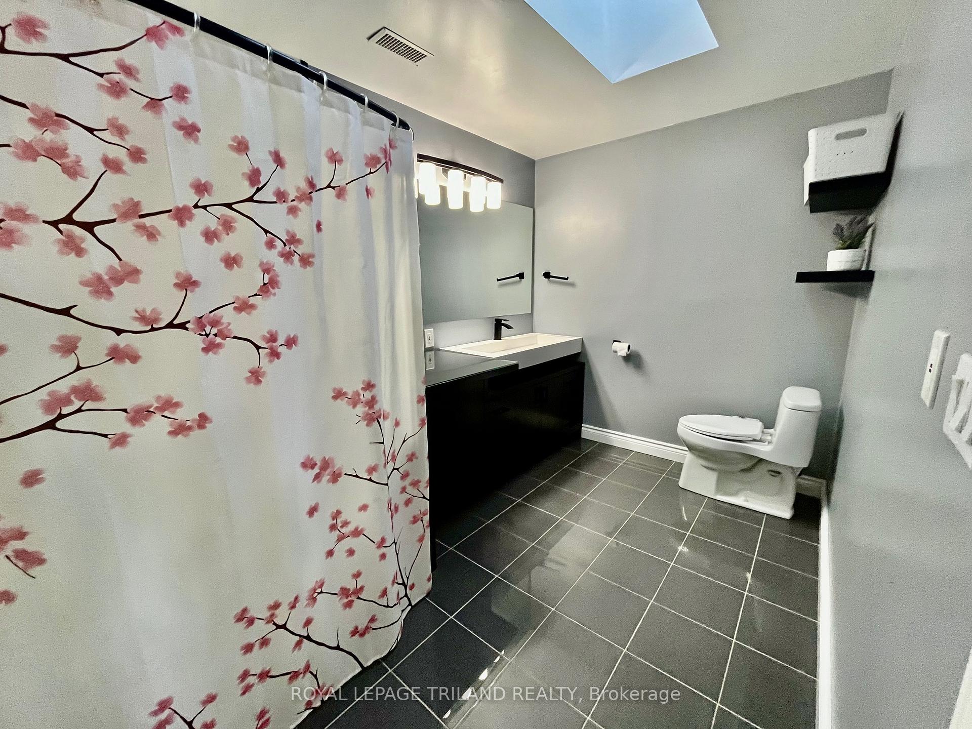 Photo 21 of 32896 Chalmers Line, Dutton/Dunwich, Iona — HOMEH