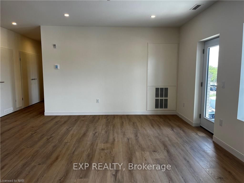 Photo 14 of Unit 306, 119 Lincoln Street, Welland, Broadway — HOMEH