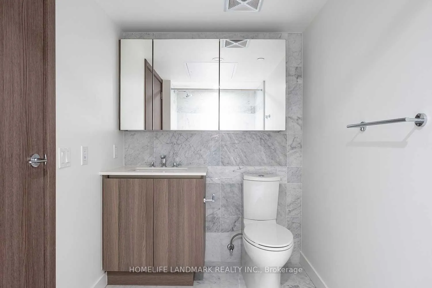 Photo 8 of Unit 3205, 17 Bathurst St Street, Toronto, Waterfront Communities — HOMEH