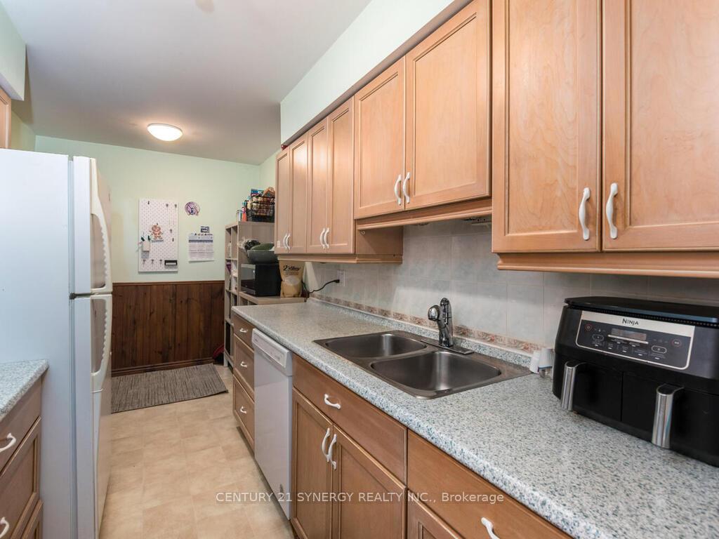 Photo 12 of 94 Bujold Court, Ottawa, Kanata - Katimavik — HOMEH