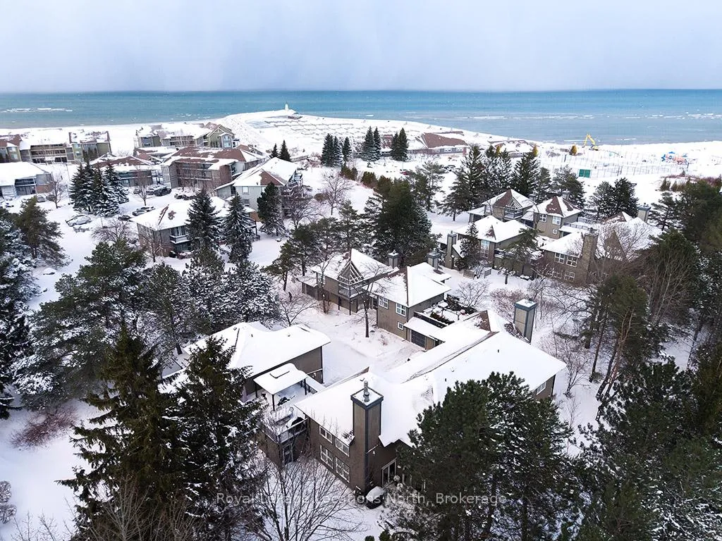 Photo 25 of 417 Mariners Way, Collingwood — HOMEH