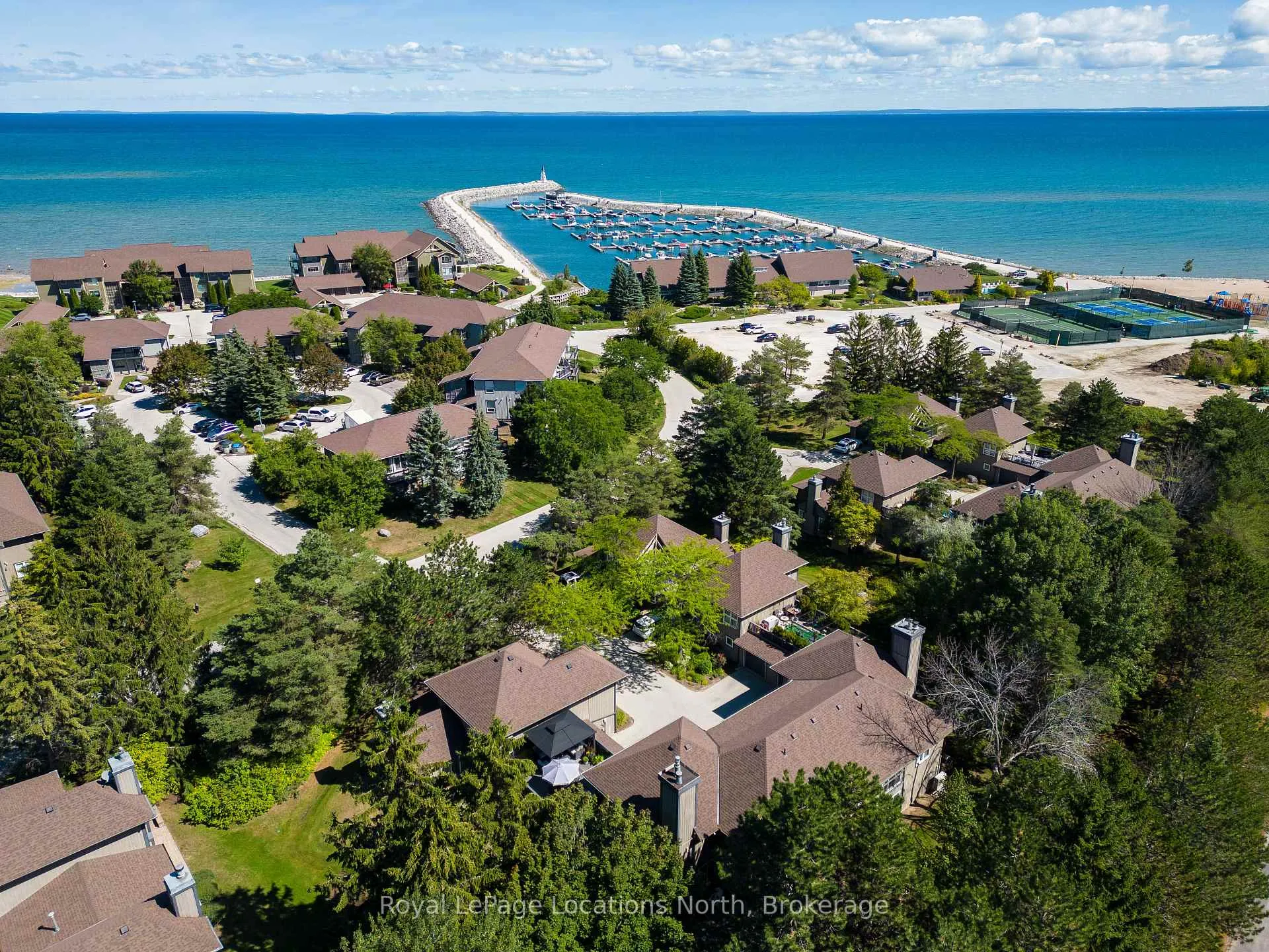 Photo 31 of 417 Mariners Way, Collingwood — HOMEH