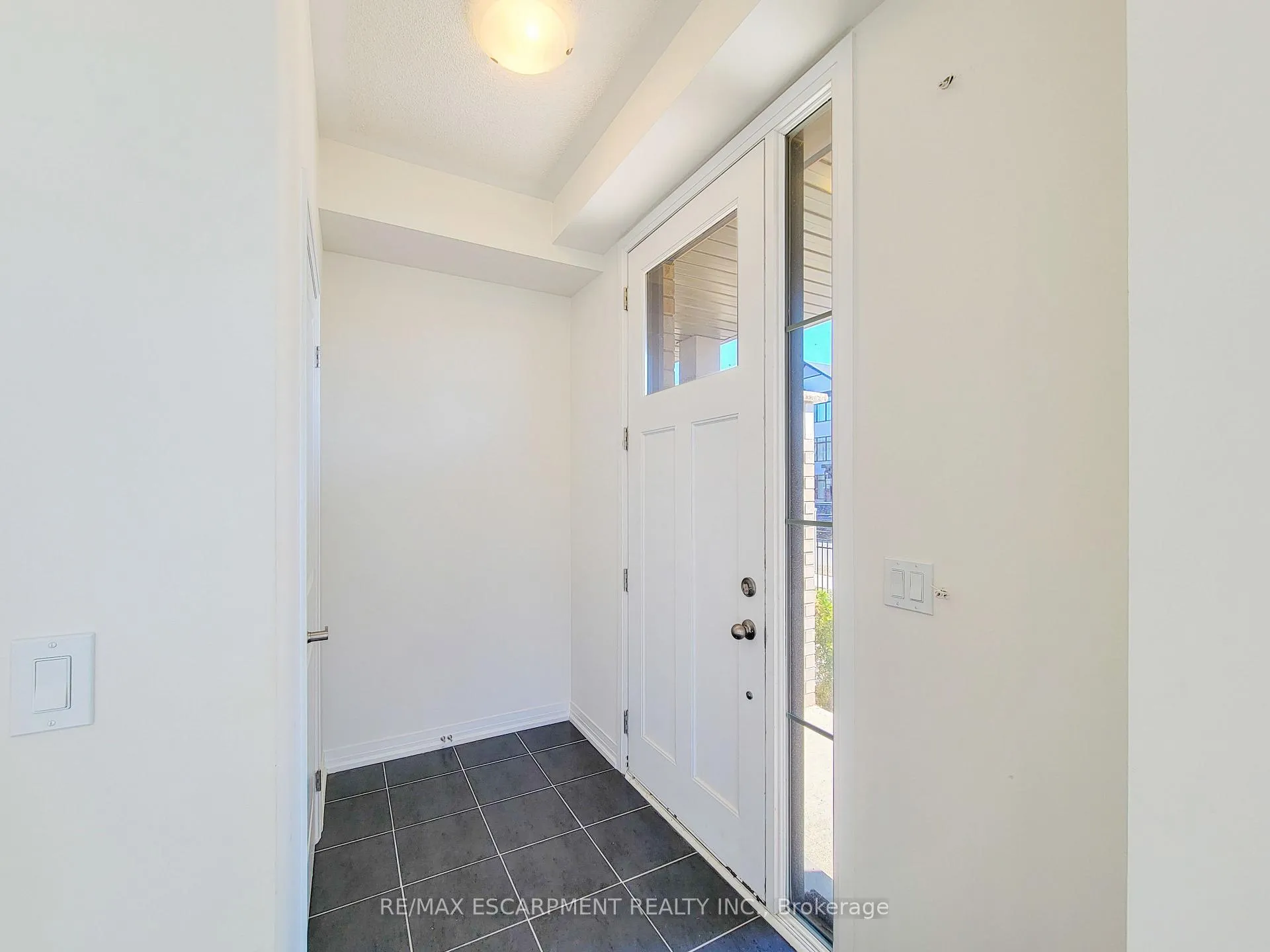 Photo 6 of 457 Provident Way, Hamilton, Mount Hope — HOMEH