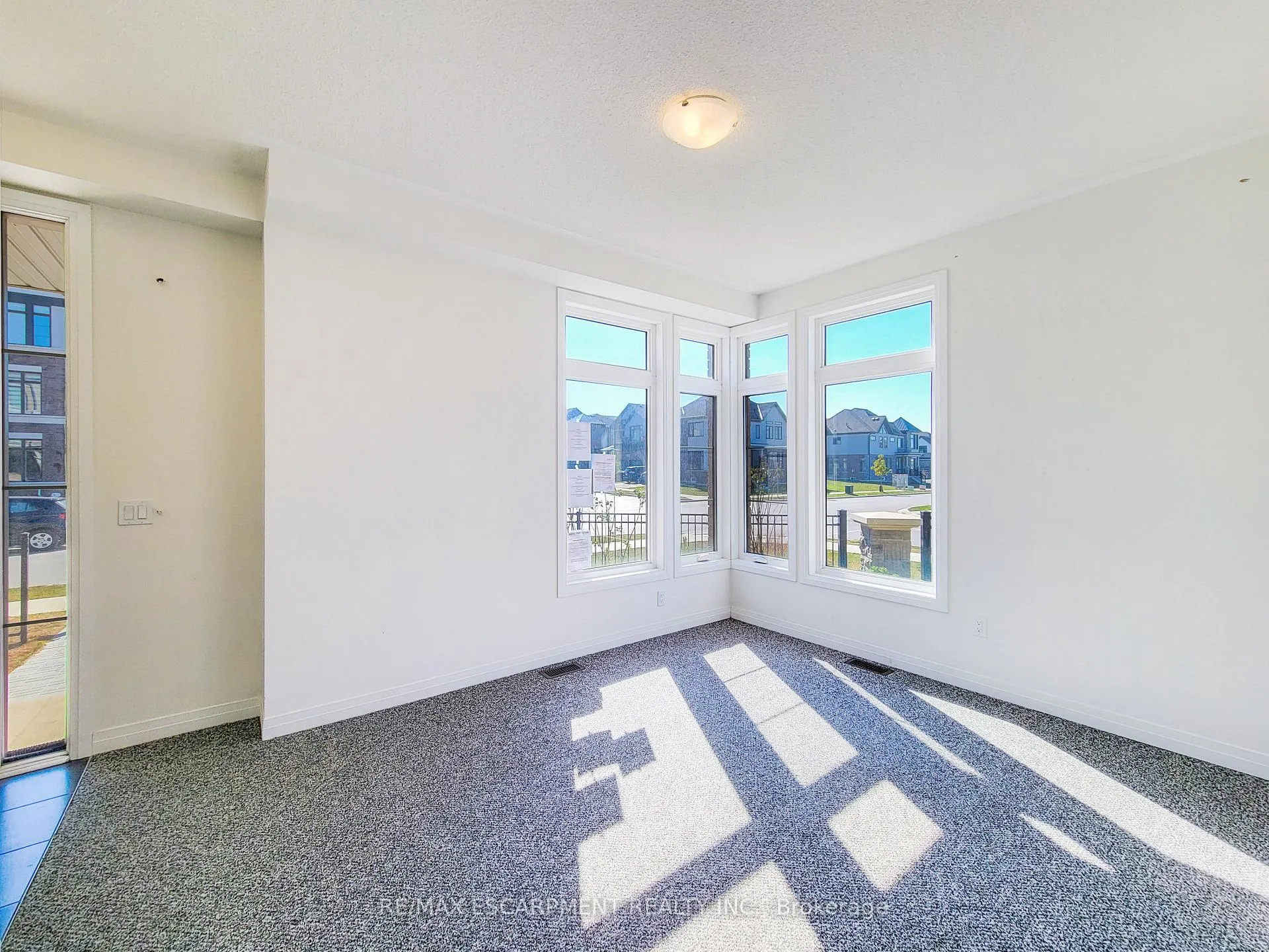 Photo 8 of 457 Provident Way, Hamilton, Mount Hope — HOMEH